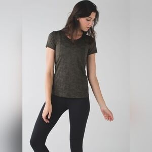 Lululemon Run For Days Short Sleeve Deep Camo Top Size 10